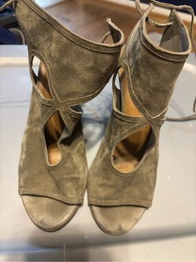 Aquazzura Olive Green Suede Wedge Ankle Boots Size 35.5 US 5.5 Made in Italy